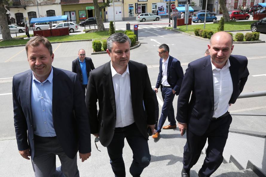 Tim: Ne vraćam se u politiku. Most je uz mene bio do kraja