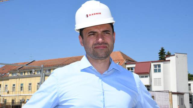 Bjelovar: Davor Bernardić prošetao gradom i obišao gradilište nove bolnice
