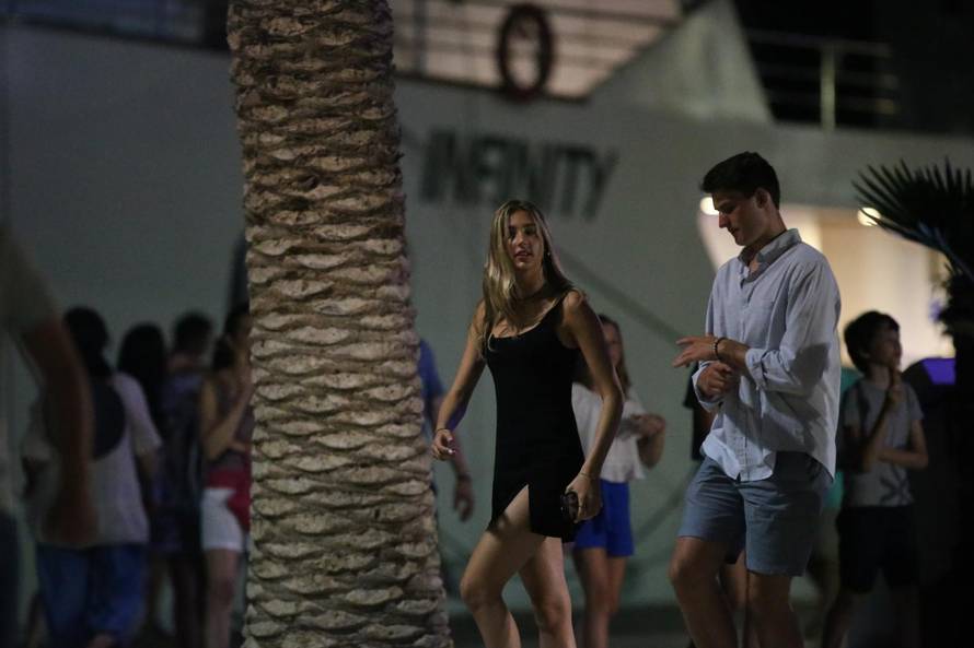 Stalloneovi na Hvaru: Častili se večerom u skupom restoranu...