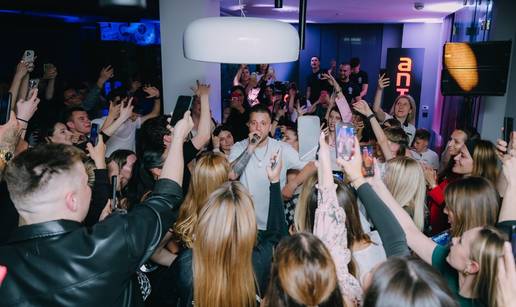 Grše je zapalio atmosferu na intimnom koncertu za samo 60 fanova: 'Ovo mi je bio izazov'