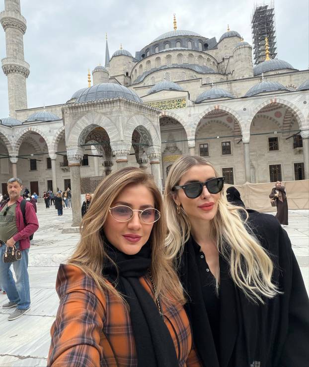 FOTO Naša prekrasna novinarka zaljubila se u ikonu Reala. Brak im je kao iz bajke, dobili i sina