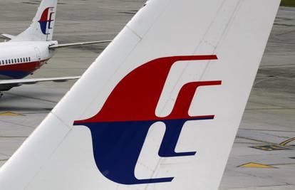 Avion Malaysia Airlinesa zbog puknuća gume prisilno sletio