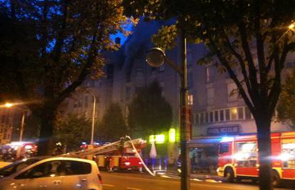 Pun smeća: Vatrogasci satima gasili stan u Maksimirskoj ulici