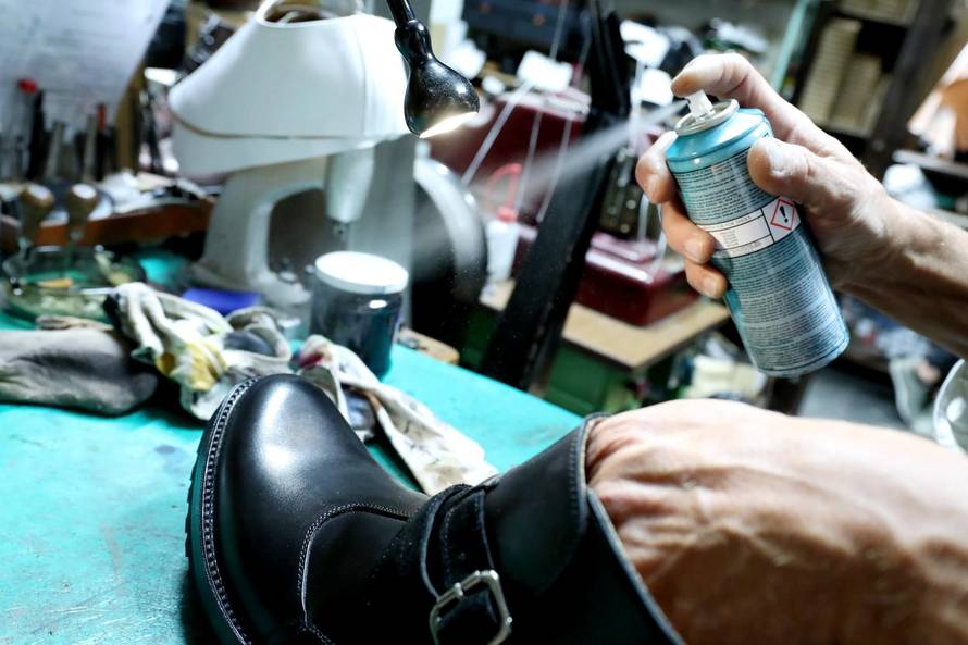 Savjeti postolara: Naučite kako ispravno mazati i čuvati cipele