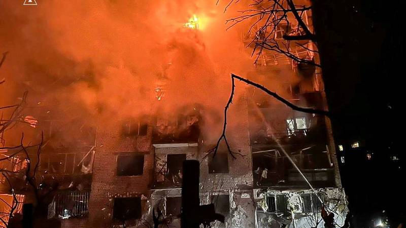 Strašan ruski napad! Pogodili stambenu zgradu i ubili troje