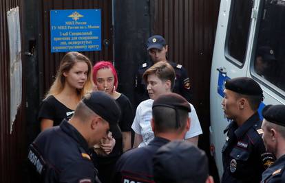 Članice Pussy Riota u zatvoru štrajkaju glađu: Traže smještaj u jednoj ćeliji i da mogu pričati