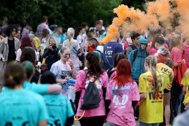 Rijeka: Maturanti srednjih škola širom grada slave kraj srednjoškolskog obrazovanja