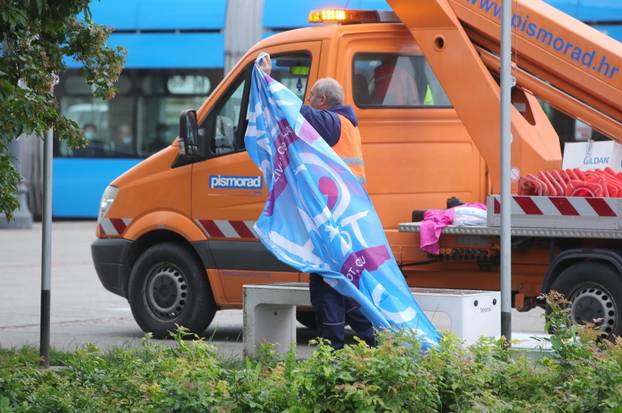 Skinuli zastave duginih boja u Zagrebu uoči Hoda za život