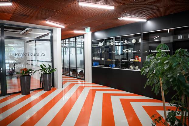 Zagreb: Obilazak Fakulteta strojarstva i brodogradnje