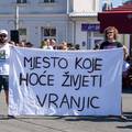FOTO Veliki prosvjed u Gospi&cacute;u: 'Otrovali su vodu, tlo i zrak!'