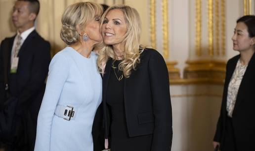 Ide stopama svoje mame? K&cacute;i (42) Brigitte Macron u vezi je s 20 godina mla&dstrok;im studentom