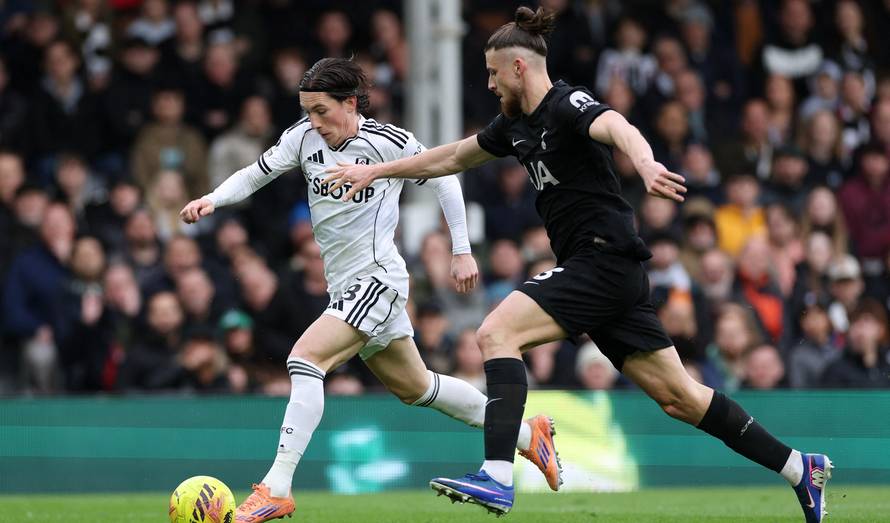 Premier League - Fulham v Tottenham Hotspur