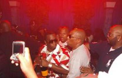 Pucnjava u klubu natjerala P. Diddyja i Ushera u bijeg