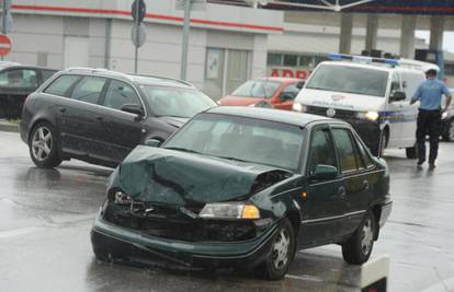 Sudar automobila u Vodicama: Dvoje ozlijeđenih je u bolnici