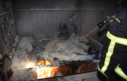 Izbio požar u prizemlju zgrade u Puli: Nema ozlijeđenih