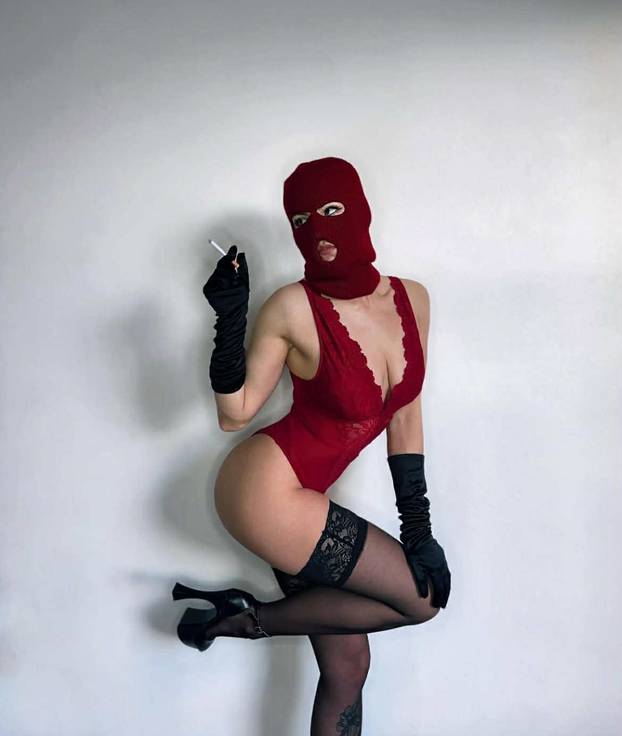 'Radim u industriji za odrasle i želim izaći. Pokažem dovoljno i bez da spavam sa 100 frajera'