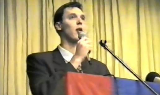 Četnik ostaje četnik: Vučić tjera Hrvate kao i u ratu: Huškao je u Glini, puškom šetao u Sarajevu