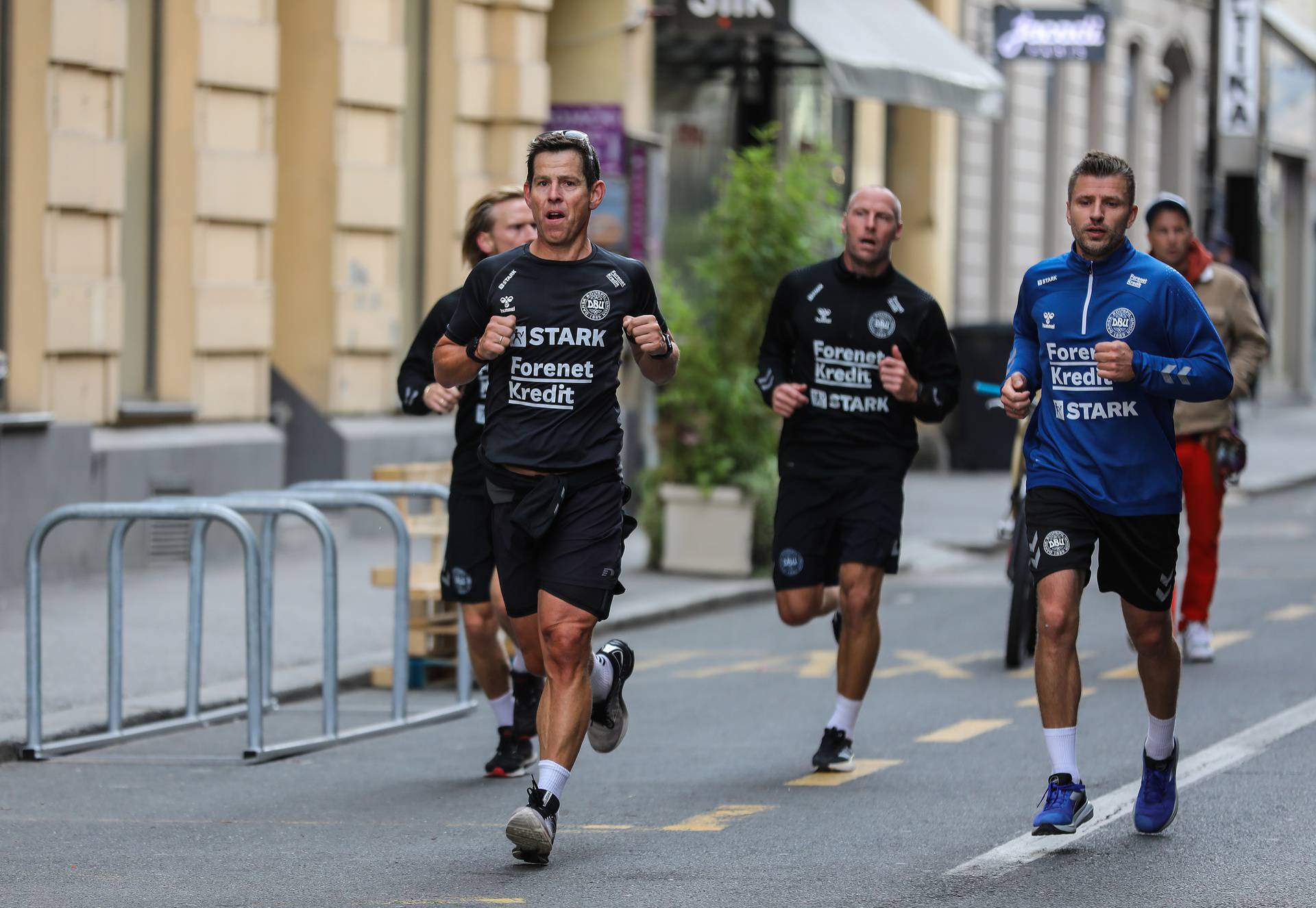 Danska nogometna reprezentacija na jutarnjem trčanju u centru Zagreba