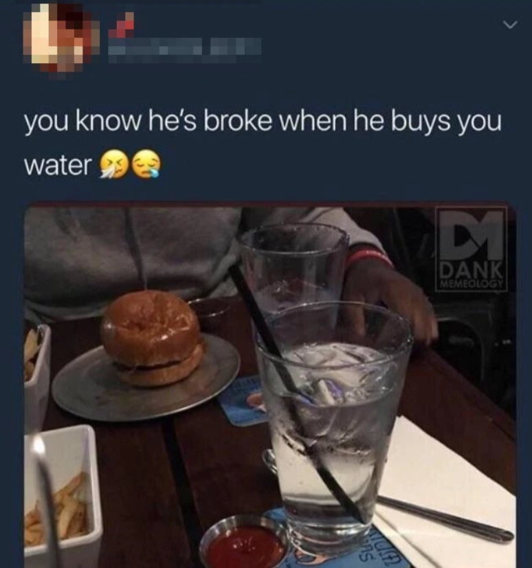 Kakav škrtac! Požalila se jer je na spoju naručio vodu, a on joj je 'spustio' na genijalan način