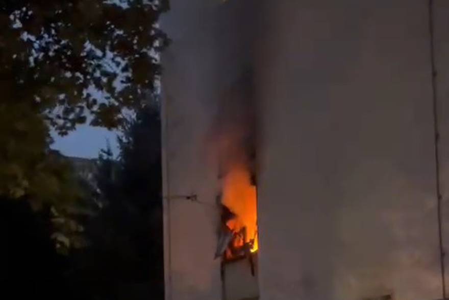 Policija objavila detalje požara u Trnskom: Jedan mrtav i dvoje ozlijeđenih, eksplodirala je i plinska boca