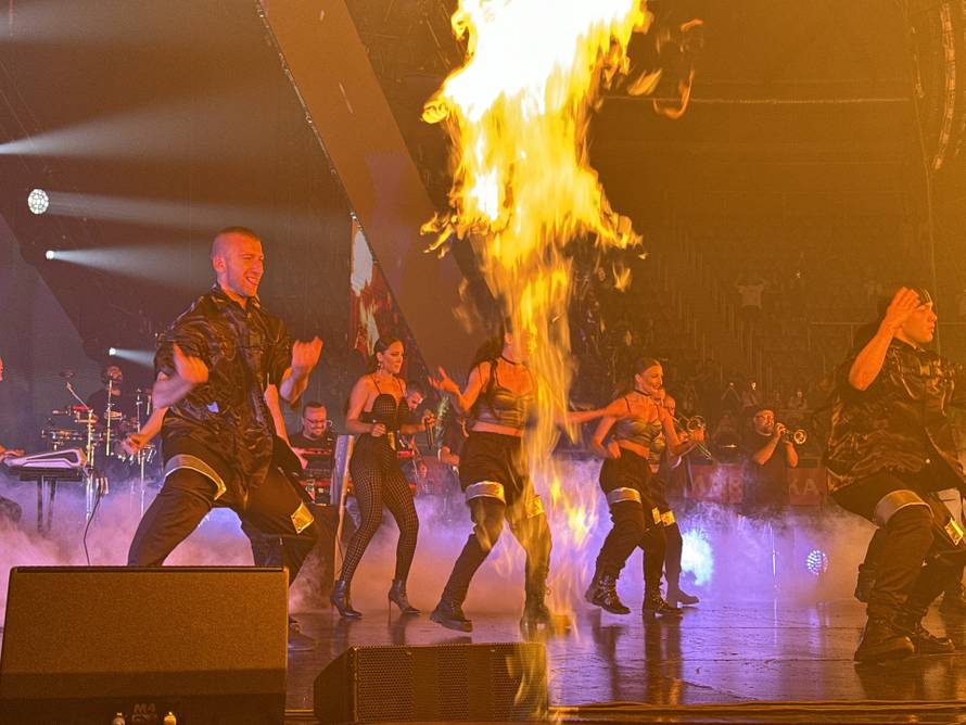 Prijović u Zadru održala čak 40. koncert turneje: Dovela repera pa odjenula izazovni kostim...