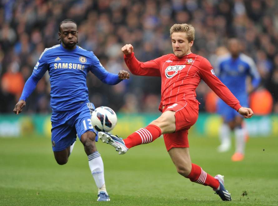 Soccer - Barclays Premier League - Southampton v Chelsea - St Mary's