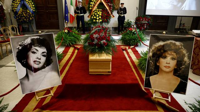 Body of actress Gina Lollobrigida lies in state, in Rome