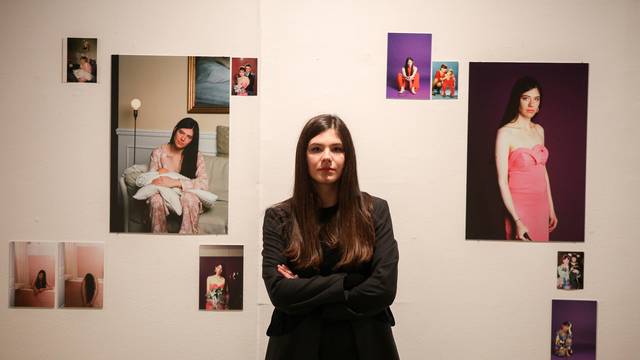 Velika Gorica: Izložba fotografija Sare Pukanić naziva "Toga su dana svi u kući bili sretni"