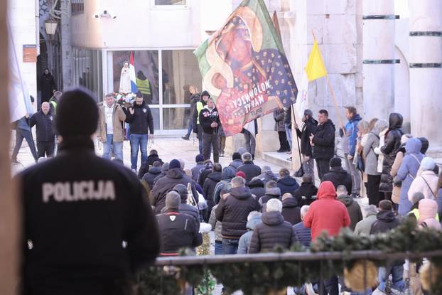 Split: Molitelji i ove subote na Peristilu