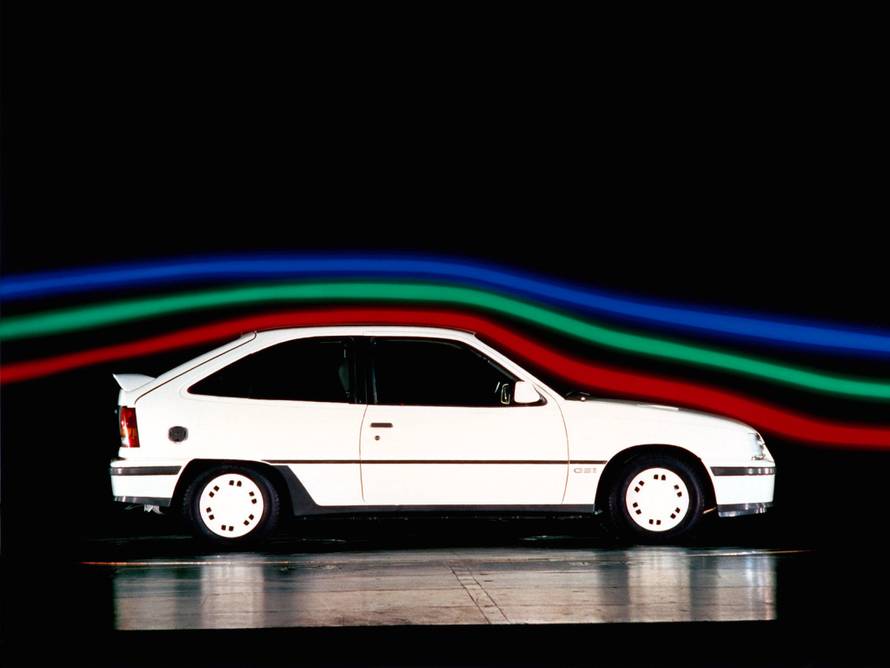 Opel Kadett GSi: Legenda koja je "potukla" i moćni Golf GTI