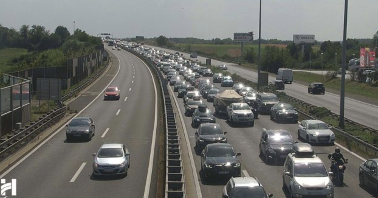 FOTO Sudari i ogromne gužve: Nepregledne kolone prema Zagrebu, zastoji i na granicama