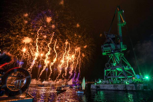 Rijeka: Vatromet na svečanom otvorenju Europske prijestolnice kulture