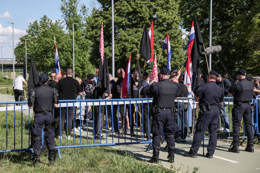 Zagreb: Dražen Keleminec sa svojim pravašima došao na Trnjanske kresove