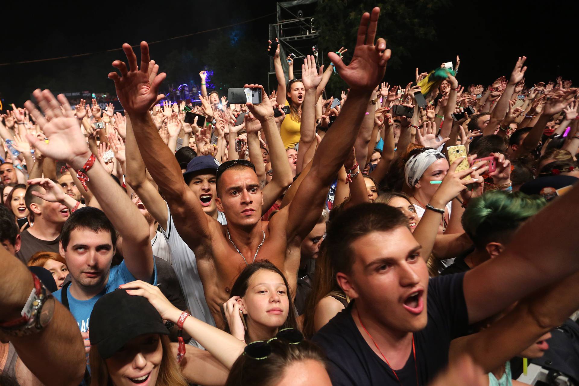 Organizatori otkazuju festivale u Srbiji zbog korona virusa...