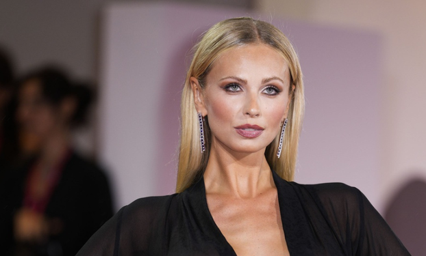 FOTO Ove slavne dame ne vole nositi grudnjake: Često nose 'gole haljine' i pokažu previše...