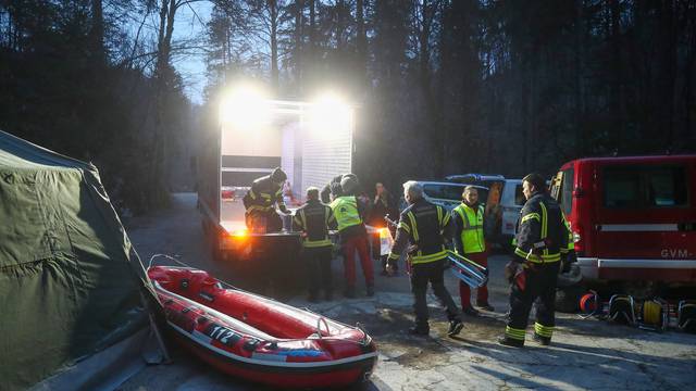 Akcija spašavanja u Sloveniji završena, svih petero ljudi spašeno iz  jame