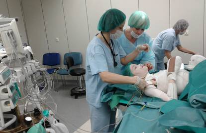 Naši doktori uče Ruse medicini: Izveli zahtjevnu operaciju šaka