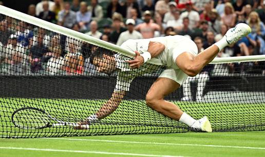 Novak Tie-breaković! Srušio je rekord pa prekinuli meč zbog policijskog sata na Wimbledonu