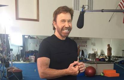 Chuck Norris čestitao mami 100. rođendan:  'Hvala ti na svemu'