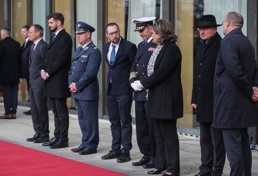 Zagreb: Svečani doček predsjednika Francuske Republike Emmanuela Macrona u Uredu Predsjednika Republike