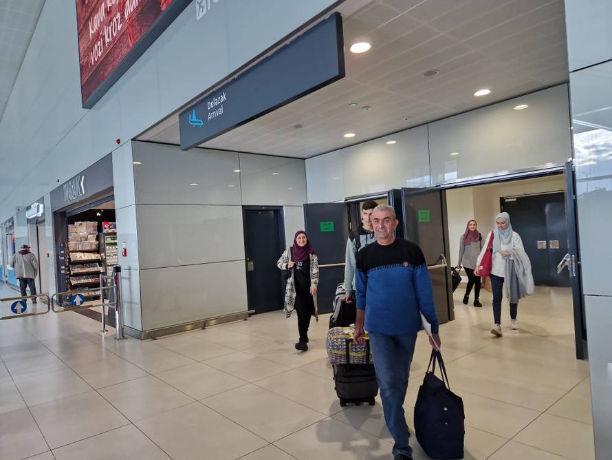 Još hrvatskih državljana iz Gaze pristiglo u Zagreb: 'Iza sebe smo ostavili 30 umrlih, strašno'