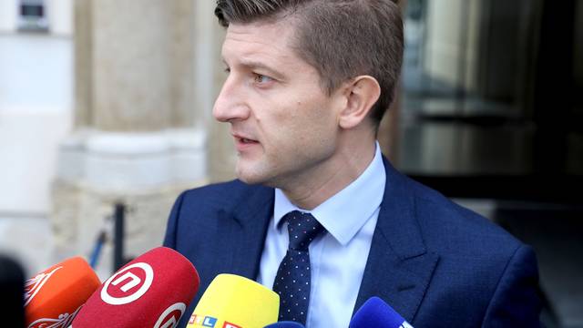 Zagreb: Ministri dolaze u Banske dvore ne sjednicu uÅ¾eg kabineta Vlade RH
