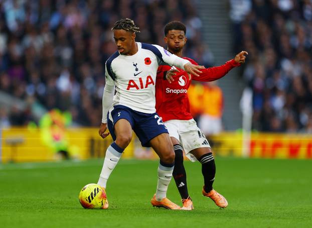 Premier League - Tottenham Hotspur v Manchester United