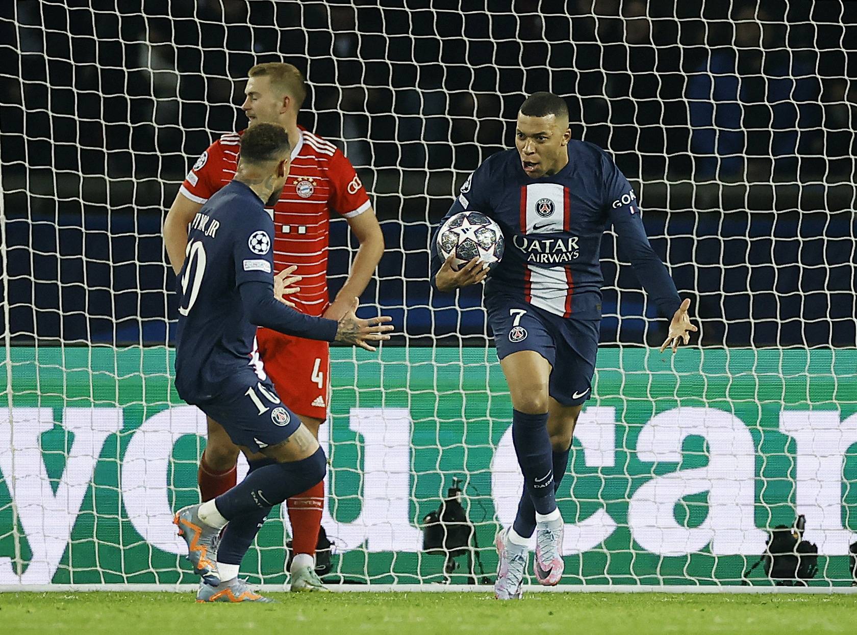 Champions League - Round of 16 First Leg - Paris St Germain v Bayern Munich