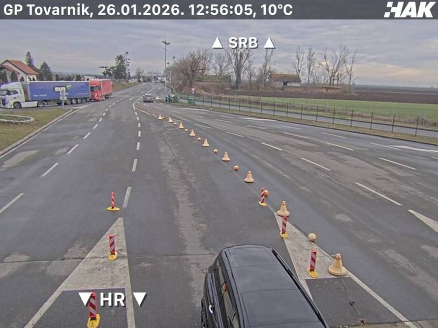 FOTO Kamioni počeli blokirati granice, u akciji tisuće vozača. Ovo je stanje na granicama