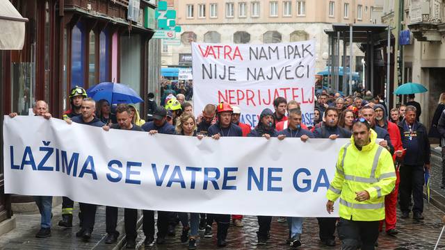Zagreb: Veliki prosvjed profesionalnih vatrogasaca