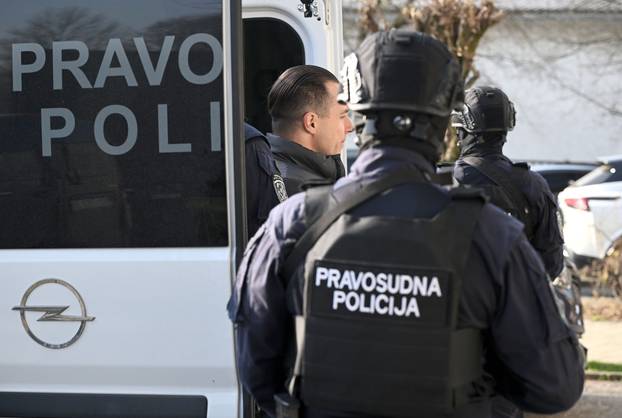 Varaždin: Srđan Mlađan pod jakim policijskim osiguranjem dolazi na Županijski sud