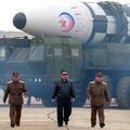 Sjevernokorejski čelnik Kim Jong Un promatrao probno ispaljivavanje projektila