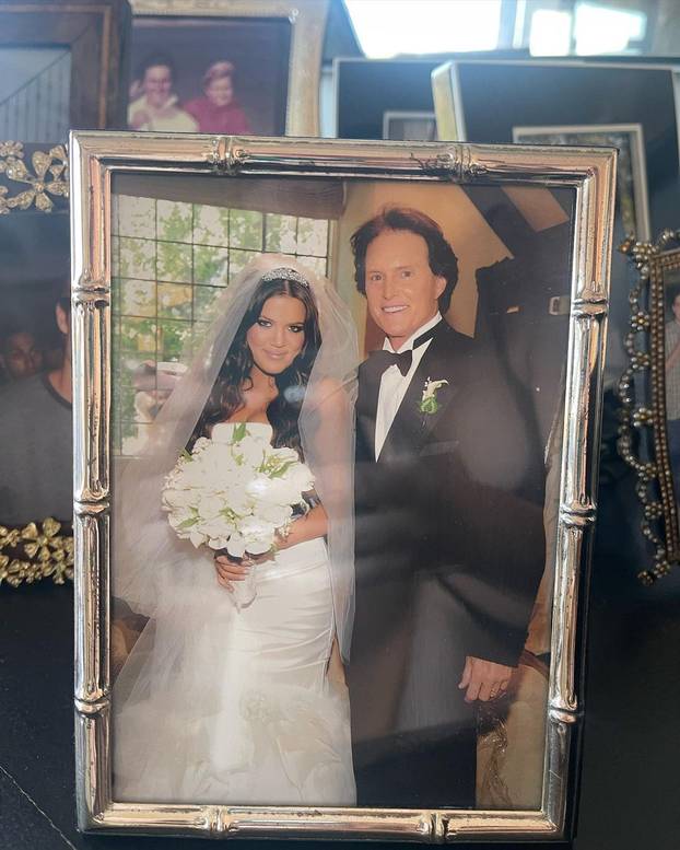 FOTO 'Svaki muškarac poželio je biti Bruce Jenner': Kćeri su ga ulovile u haljini sa šminkom...