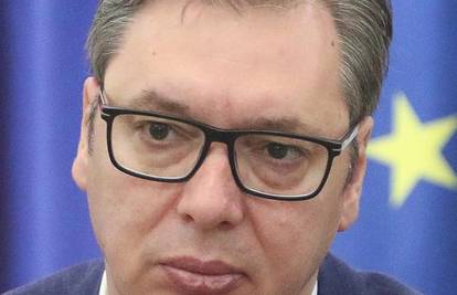 Vučić je Srbiji stavio okove...